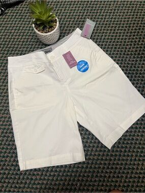 NWT Dockers Bundle Women’s White Stretch Bermuda Shorts